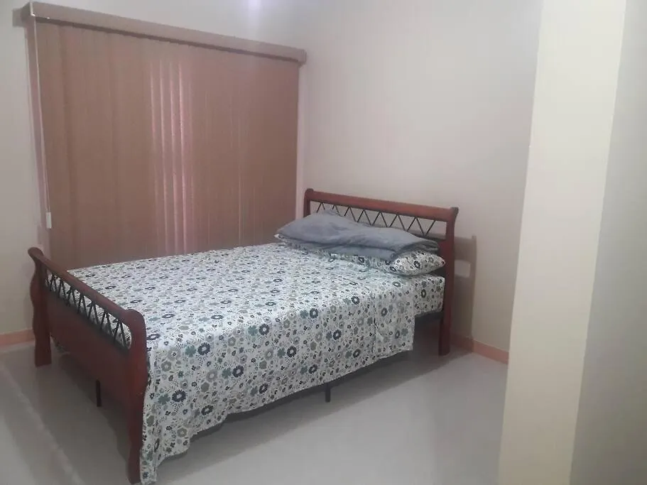 Picturesque Ocean Views, Relaxing Atmosphere, Conveniently Located Near To Everything You Need! Daire Claxton Bay